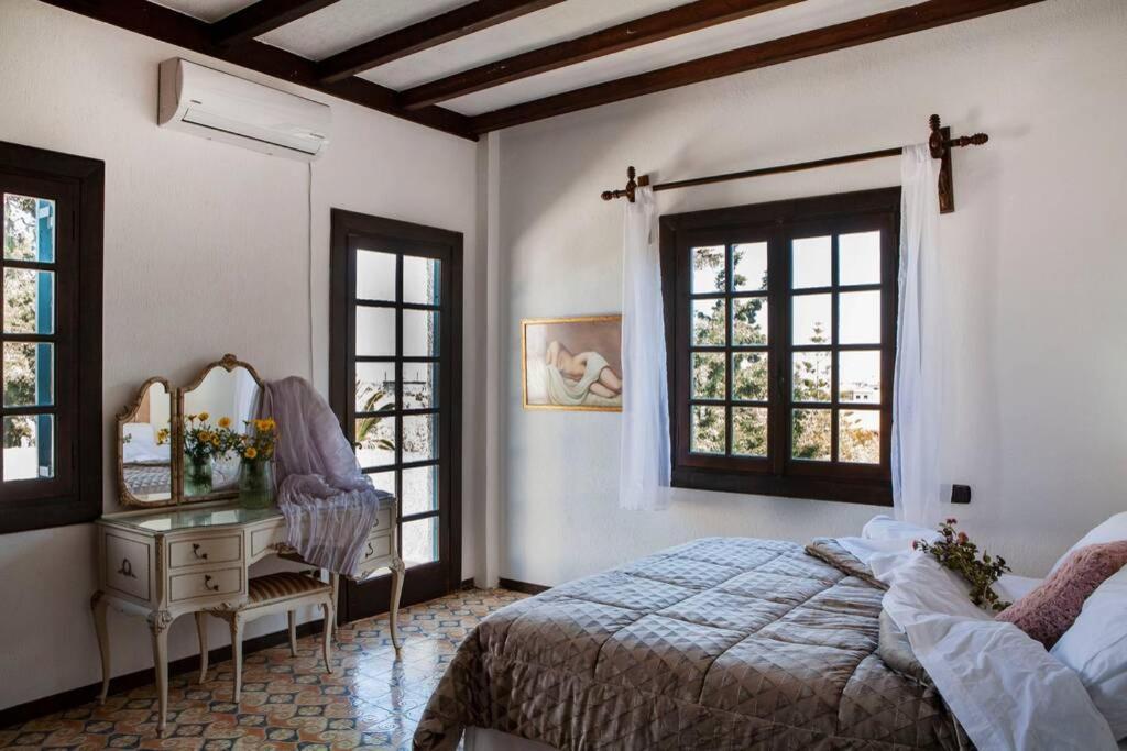 Villa Velissarios: Wonderful Villa Next To Beach Aegina 외부 사진