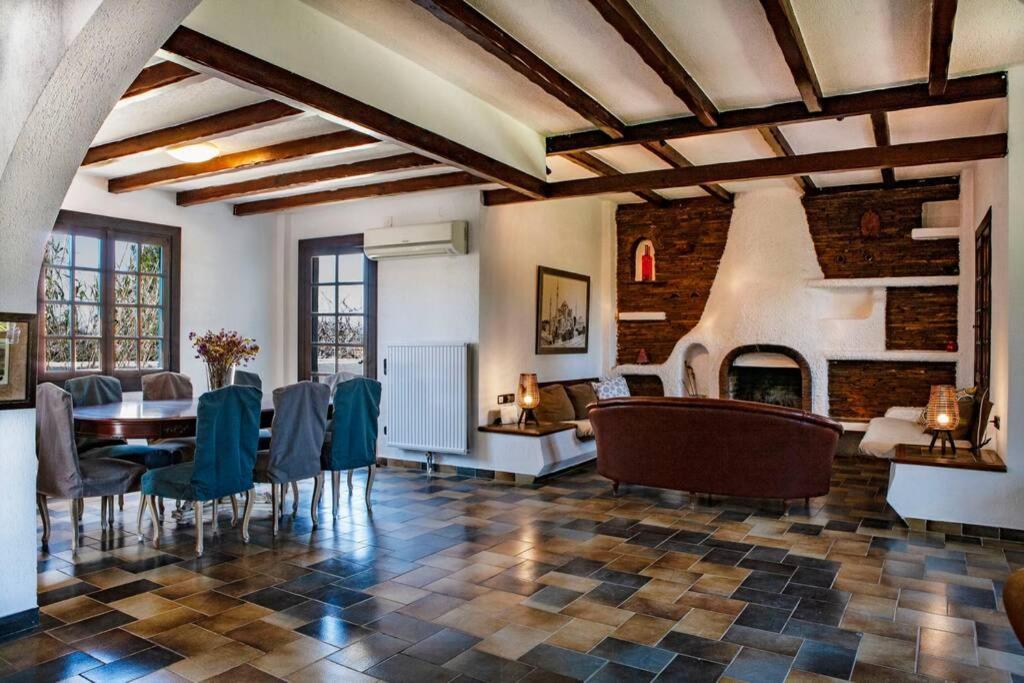 Villa Velissarios: Wonderful Villa Next To Beach Aegina 외부 사진